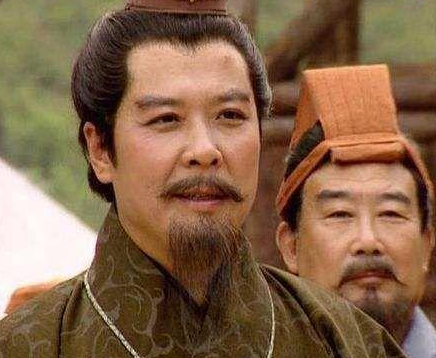 东汉末年各地群雄并起 刘备为什么能够占据一席的位置