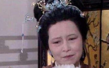 红楼梦中王夫人是如何看待王熙凤的？