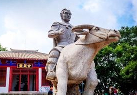 刘秀：牛背上的开国皇帝，他为什么找牛当坐骑？