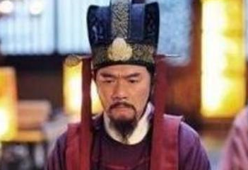 功臣身上长牛皮癣，为什么就被皇帝拉出去砍了？