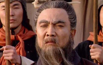 司马懿为何能活那么久呢？他是怎么骗过曹操的？