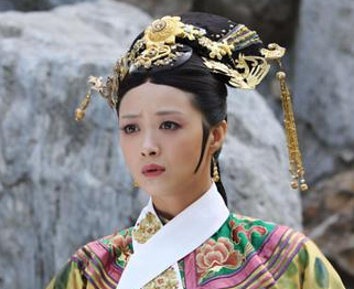 历史上的年世兰，深受雍正宠爱，地位仅次皇后