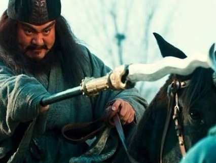 同样都是结拜兄弟 张飞和关羽对吕布为何态度不一样