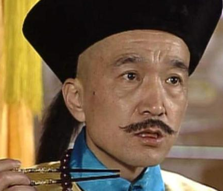 乾隆让刘墉跳河自杀 刘墉为什么先回家洗澡