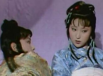 贾宝玉两次摔玉是在何时？发生了什么事情？