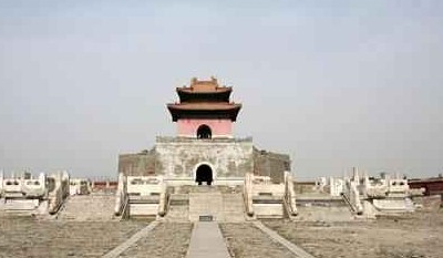 孝庄皇后德高望重，为何死后却没进清东陵呢？