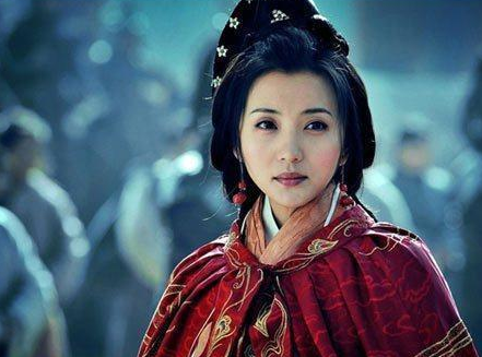 王允把貂蝉送到董卓身边之前 王允有没有占为己有