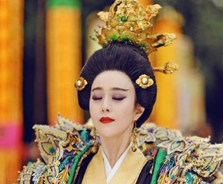 狄仁杰是如何劝诫武则天休掉男宠的？武则天如何应答？