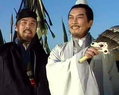 曹操和刘备相比 诸葛亮为什么选择刘备不选曹操