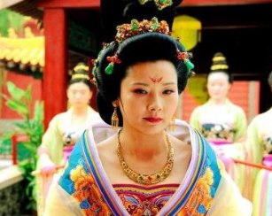 在杨贵妃之前，李隆基最喜爱的是哪个妃子？