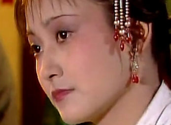 赵姨娘与贾探春的关系如何？她内心无法言说的痛