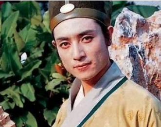 红楼梦中的贾芸是什么结局？靠自己获得幸福的人生