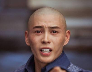 弘昼的能力如何？乾隆登基后，他的生活发生了怎样的变化？