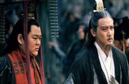 刘备白帝城托孤的时候，为何兵权给了李严呢？