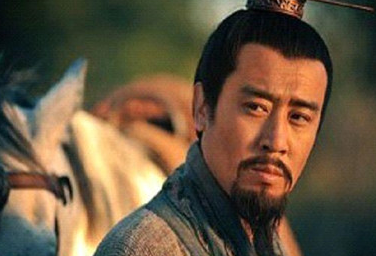 刘备为何执着于请诸葛亮辅佐自己呢？