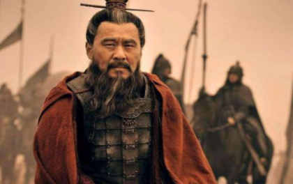 刘备攻打西川的时候，他选谁镇守的荆州呢？