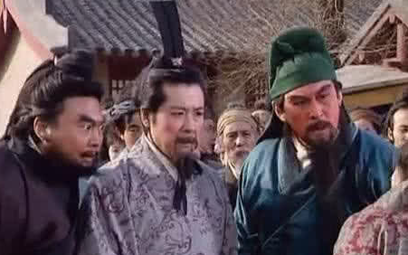 关羽被杀后，刘备为什么一反往常的讨吴呢？