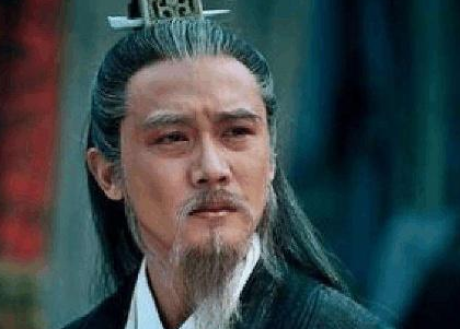 诸葛亮使用空城计诈骗司马懿时 诸葛亮为什么安排人扫地