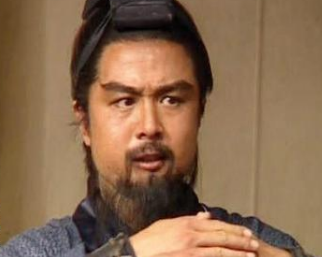 三国时期关羽和张辽是什么官职？谁的权力更大