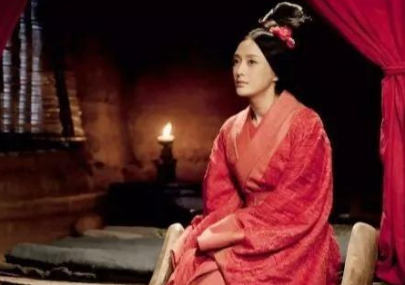 戚夫人被吕后制成人彘后 吕后为什么强迫自己的儿子去看