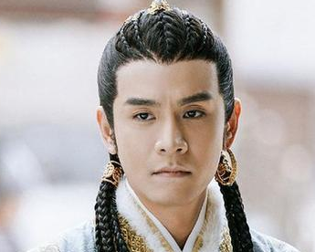 耶律屋质是如何辅佐辽朝五代君主的？他为何能被封为于越？