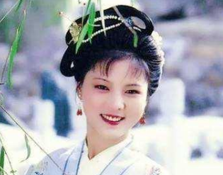 红楼梦中在晴雯被撵之后，袭人就能稳坐姨娘之位了？