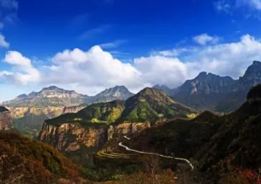 于谦所作的《上太行山》，抒发诗人孤身跋涉太行途中的心情