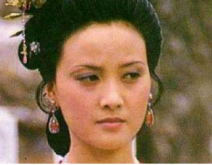 红楼梦中王夫人为何觉得绣春囊是王熙凤的？有何证据