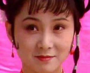 红楼梦中林黛玉死后为何会留下一件红色的衣服？王熙凤又为何吃惊?
