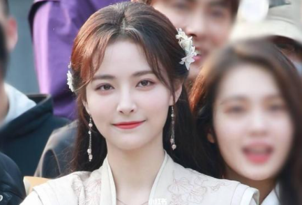 《清风朗月花正开》是什么题材？是小说改编的吗？
