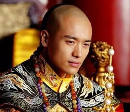 康熙又不是顺治的长子 顺治为什么还传位给他