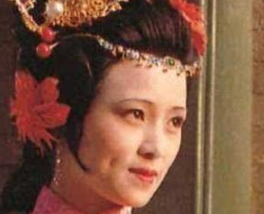 红楼梦中秦可卿与公公贾珍之间的真的存在爱情吗？