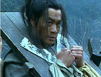 水浒传中武松杀潘金莲时扯去了她胸脯衣裳，是在做什么？