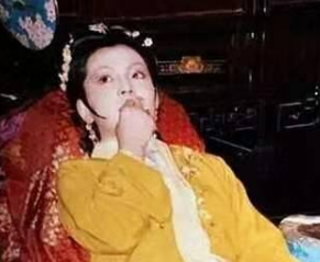 红楼梦中夏金桂与王熙凤都是毒辣之人，为何评价不一样？