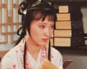 红楼梦中贾府众人中最疼爱的黛玉的人是谁？