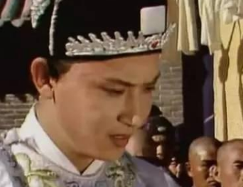 红楼梦中北静王在秦可卿的葬礼上与贾政说了什么？