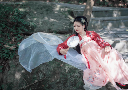杜牧的经典唐诗之一，读来有丝丝凉意