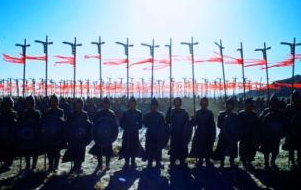 古代到了夏天，将士们穿什么衣服打仗呢？