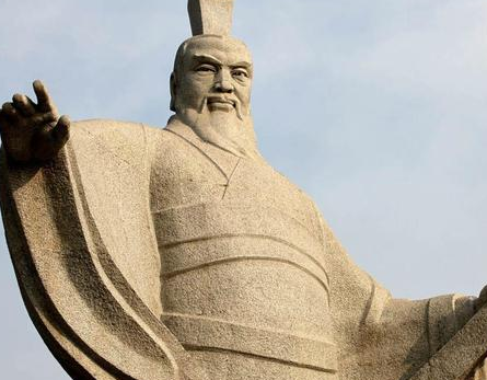 小时候孔融是因为让梨而出名 孔融最后为什么被曹操所杀