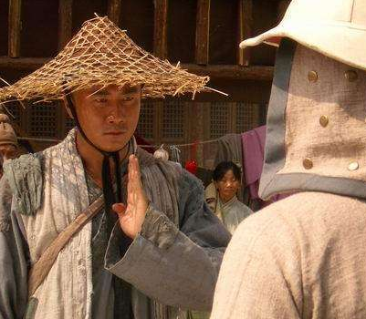 古代皇帝跌倒能不能扶 扶起来的人又会有什么结果