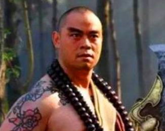 如果鲁智深比林冲先上梁山，王伦还会被火并吗？