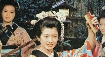 《伊豆的舞女》：日本作家川端康成早期的代表作和成名作