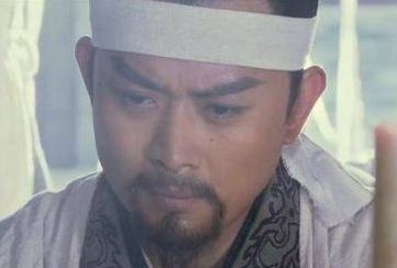 柴进包庇犯王伦资助他建立梁山，为的是什么？