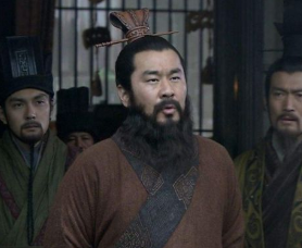 曹操爱才如命，为什么没有向诸葛亮抛出橄榄枝呢？