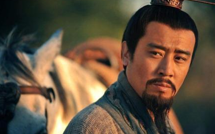 刘备在临死的时候 刘备为什么不把兵权交给诸葛亮