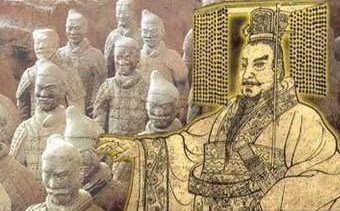 荆轲为何要刺杀秦王，他失败的原因是什么？