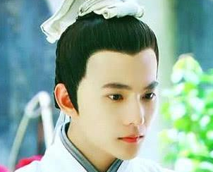 张策：五代十国经学家，年少时就能鉴别古董的真假