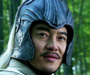 东汉末年群雄割据，为什么袁术敢率先称帝？