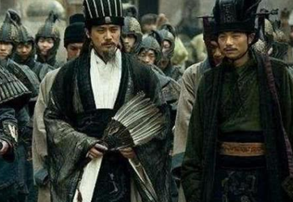 李严和诸葛亮都是托孤大臣 两人之间的差距有多大