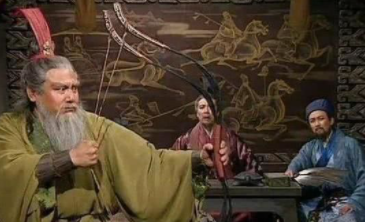 除了青龙偃月刀外，五虎将的武器都还有哪些？